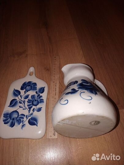 Салатники бронь, доска и кувшин Гжель