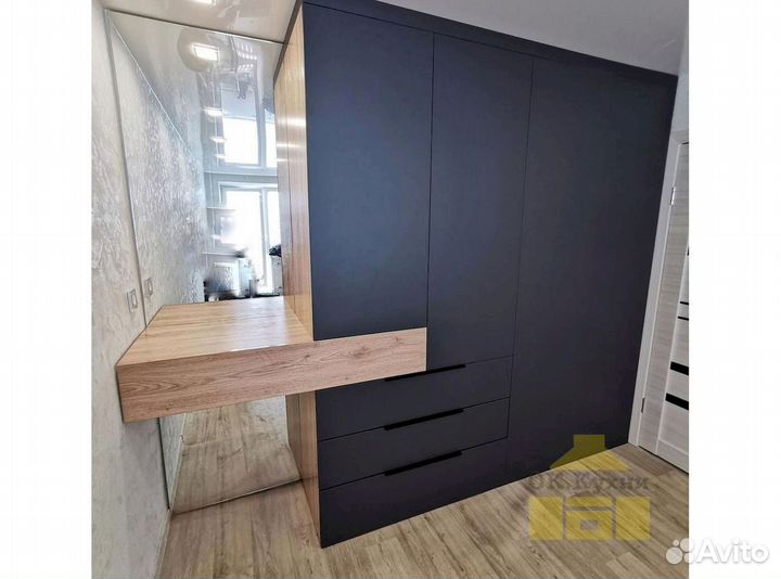 Угловой шкаф