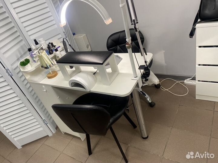 Стол для маникюра с вытяжкой бу