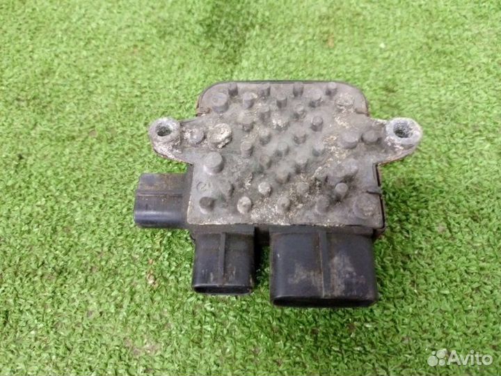 Блок управления вентилятором Mitsubishi Lancer 9