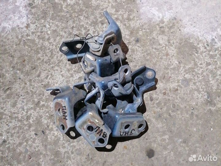 Дверные петли Mazda 3 BK