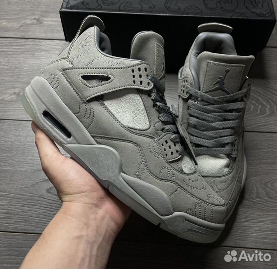 Nike air jordan 4 retro kaws