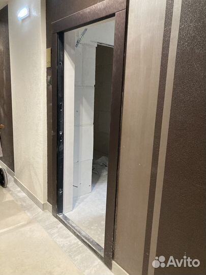 Металлическая дверь бу из новостроек