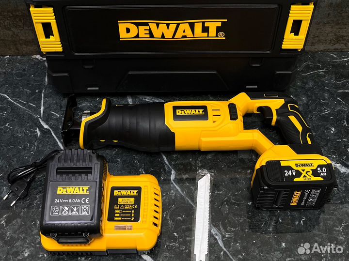 Сабельная пила Dewalt аккумуляторная в кейсе