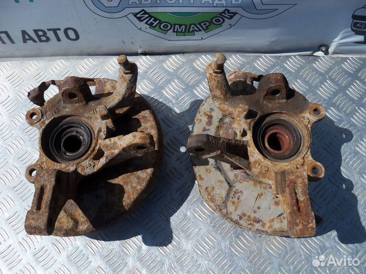 Кулак поворотный Nissan Maxima A32 VQ30 1995г