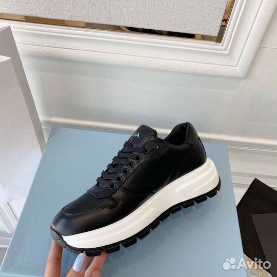 Кроссовки Prada женские
