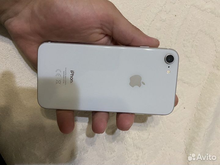 Телефон iPhone 8 64 gb