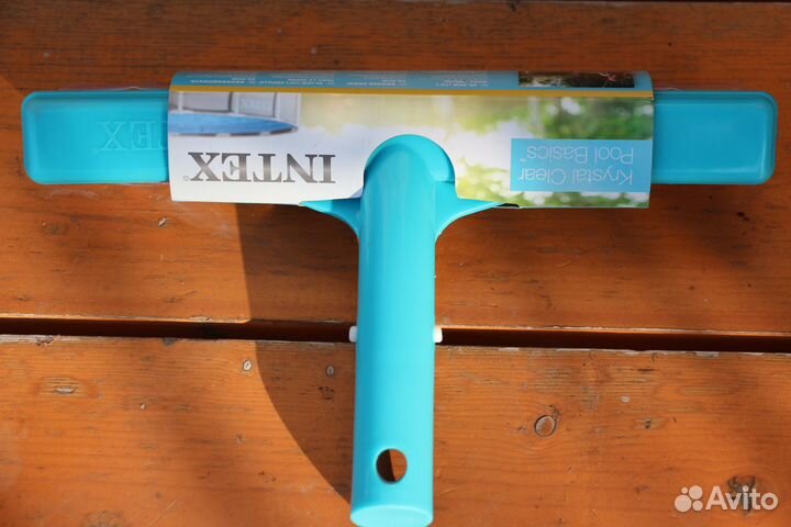 Щетка для чистки бассейна