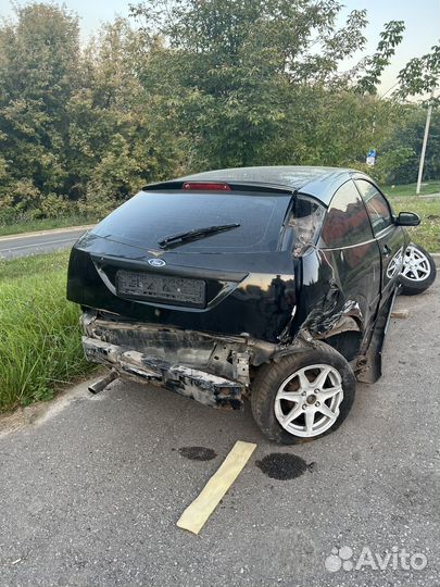 Ford Focus 2 AT, 2001, битый, 100 000 км