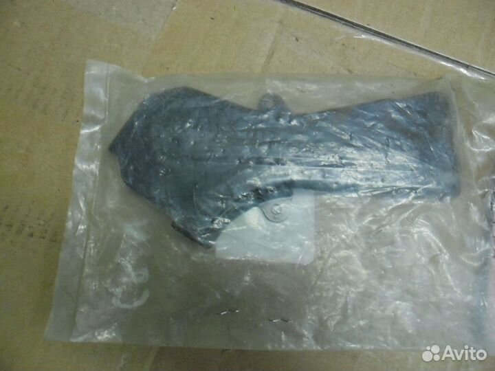 Honda CRV Накладка вентилятора 2007-2012 год