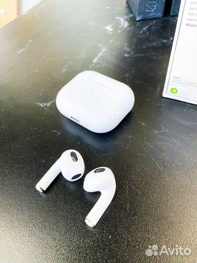 Airpods 3 межгалактическая версия