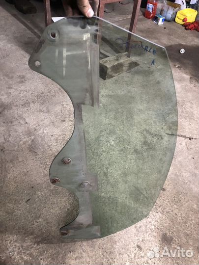 Стекло правое в двери на mitsubishi eclipse