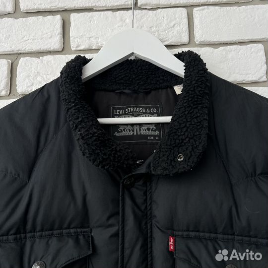 Пуховик levis
