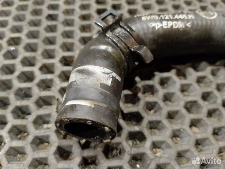 Патрубок системы охлаждения Audi A4 B9 DES 2.0 TDI