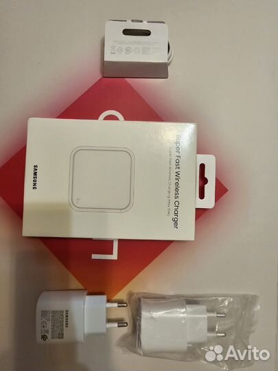 Беспроводная зарядка Samsung EP-P2400