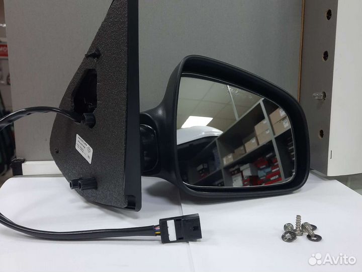 Зеркало правое Logan 2018 электро с повторителем