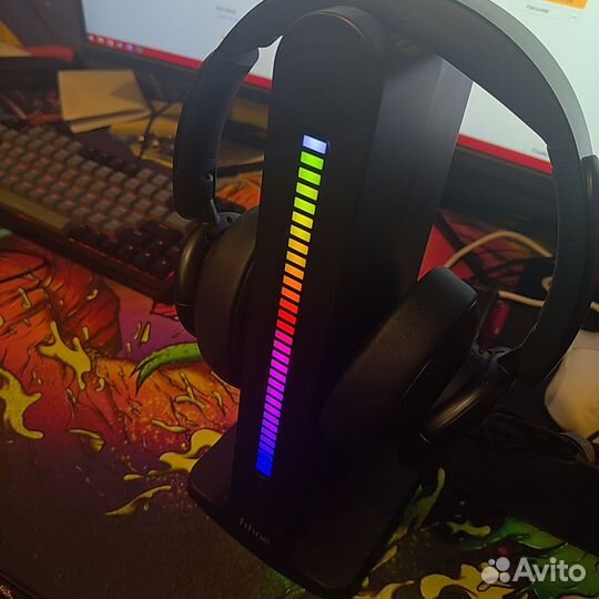 Держатель для наушников