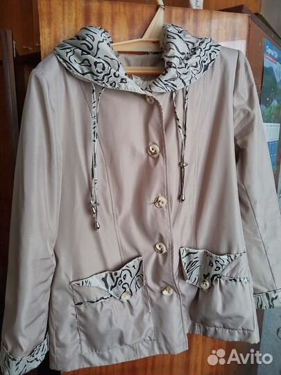 Ветровка женская