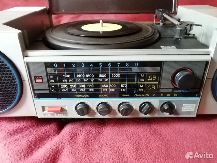 Приемник с проигрывателем