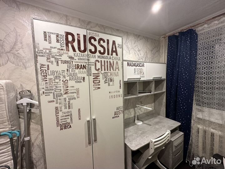 Писменный стол, стул, комод, шкаф