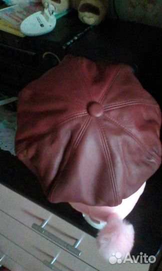 Кожаная женская кепка р.53