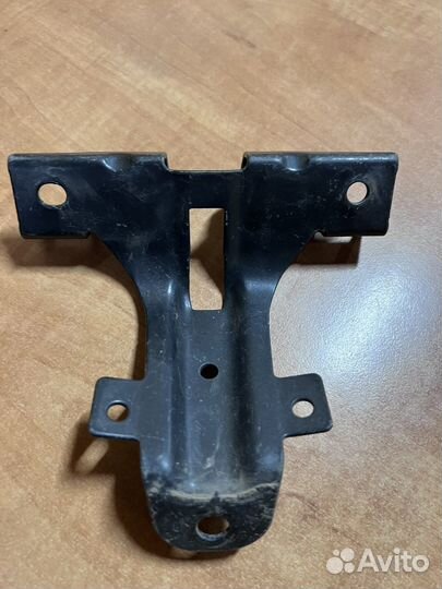 Кронштейн петли капота Скания 6 серия