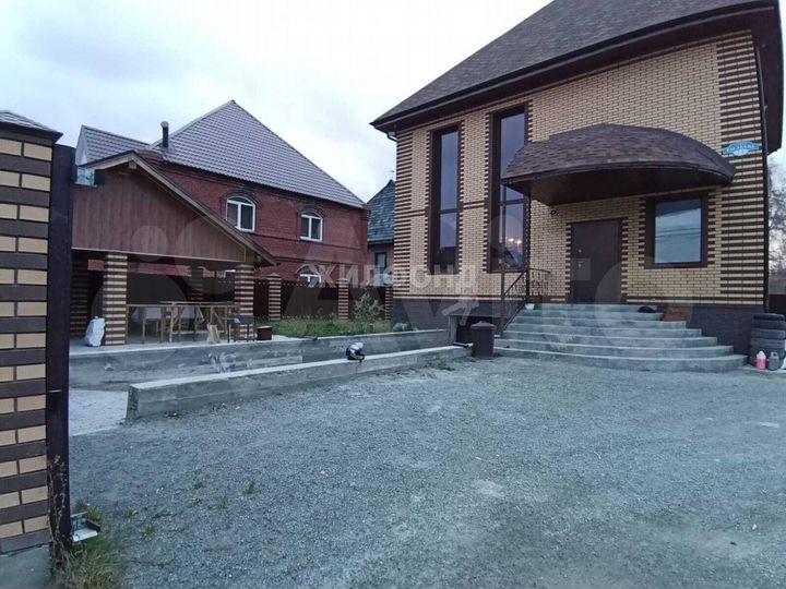 Коттедж 240,9 м² на участке 7 сот.