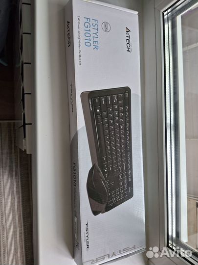 Беспроводная клавиатура и мышь