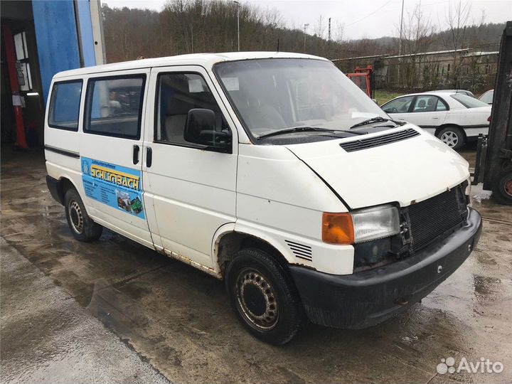 Разбор на запчасти Volkswagen Transporter 4 1991-2