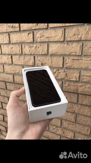 Телефон iPhone 7