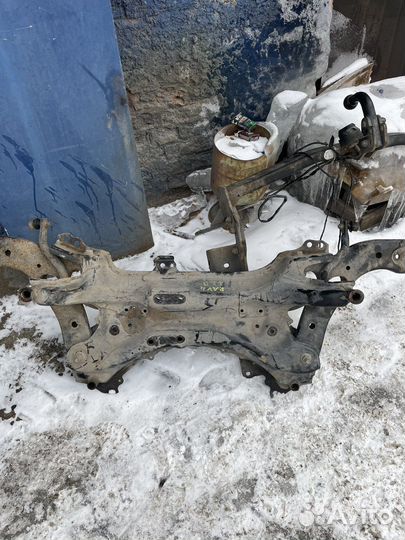 Подрамник toyota rav 4