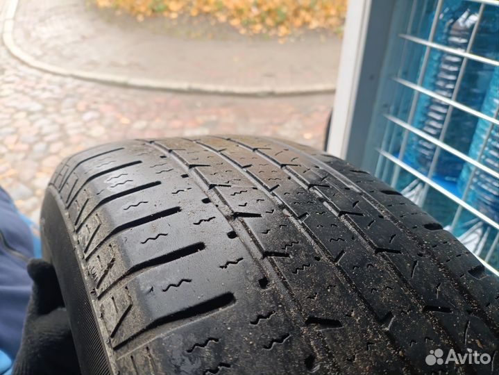 Continental CrossContact LX 215/65 R16 98H