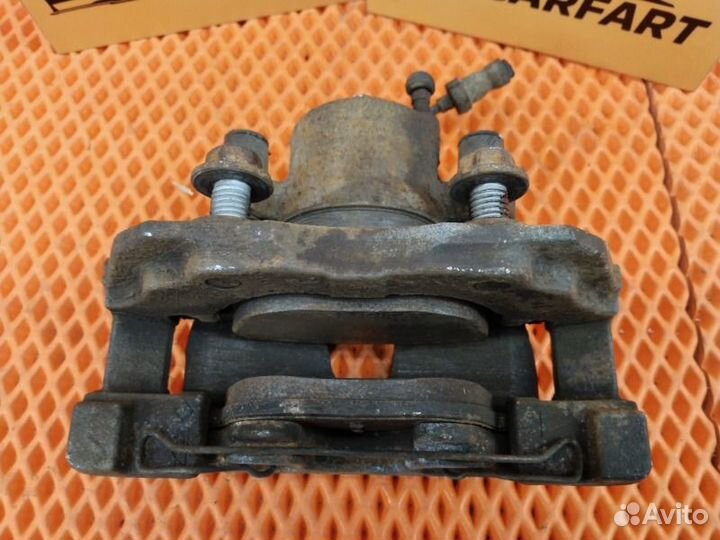 Суппорт передний правый Ford Focus 3 CB8 pnda 1.6