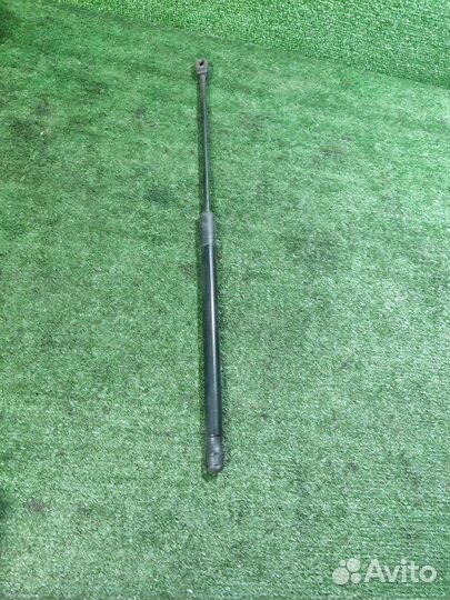 Амортизатор двери багажника Renault Sandero