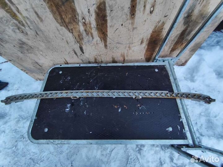 Кронштейн бампера зад на Ford Mondeo III