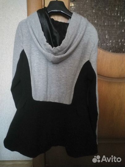 Женский спортивный костюм