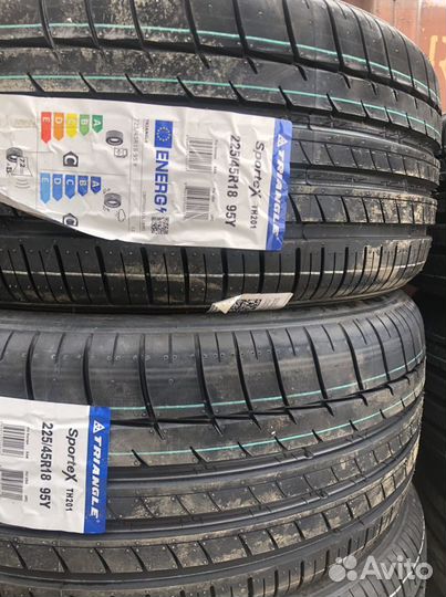 Triangle TH201 225/45 R18