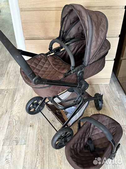 Игрушечная коляска