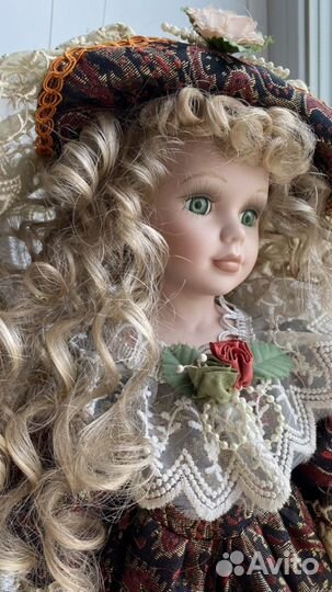 Кукла фарфоровая большая