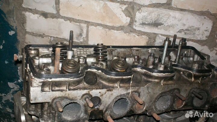 Головка блока цилиндров Mercedes Benz w124