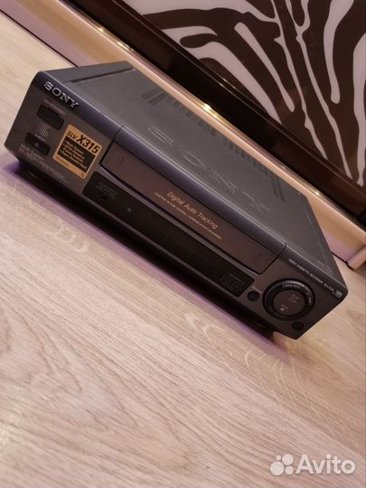 Видеомагнитофон Sony