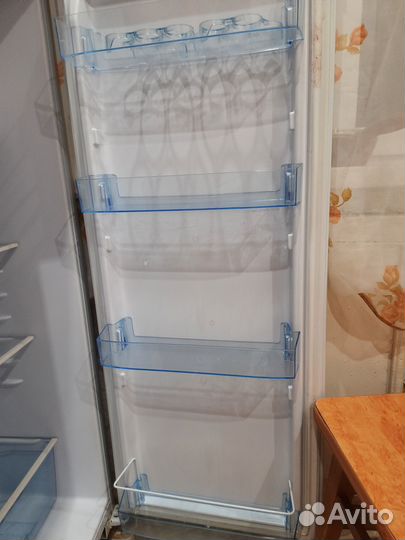 Продаю холодильник