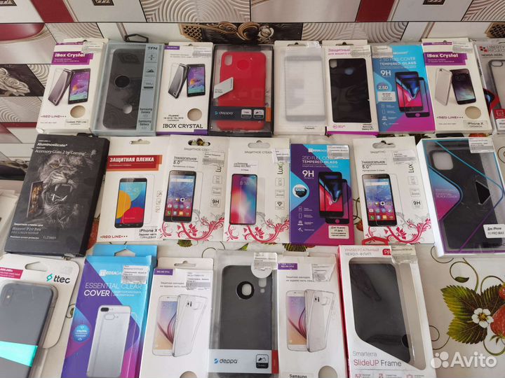 Защитные стекла И чехлы новые на телефоны