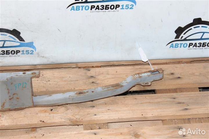 Накладка на рамку радиатора Nissan Primera TP12