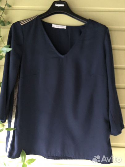 Блузка темно- синего цвета