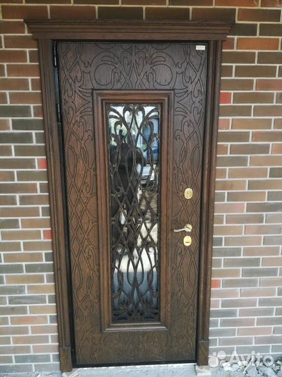 Дверь входная с ковкой