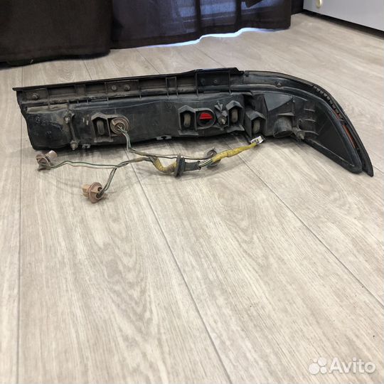 Прдается левая задняя фара на марк 2 90 кузов