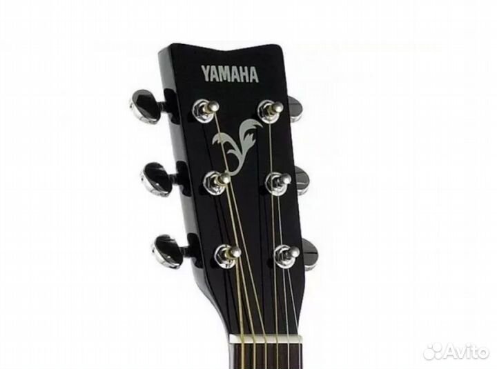 Акустическая гитара Yamaha + Аксессуары