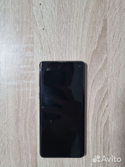 Samsung Galaxy S10, 8/128 ГБ