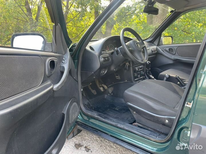 Chevrolet Niva, 2011